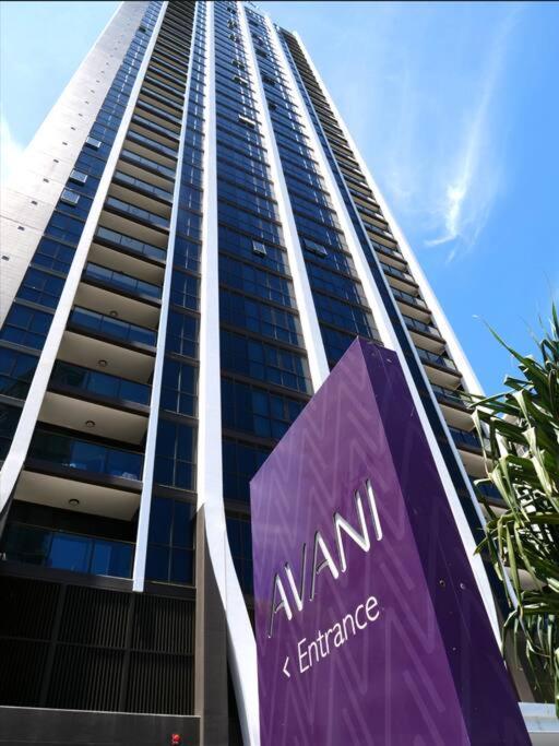Broadbeach Stunner Modern And Central Gold Coast Extérieur photo
