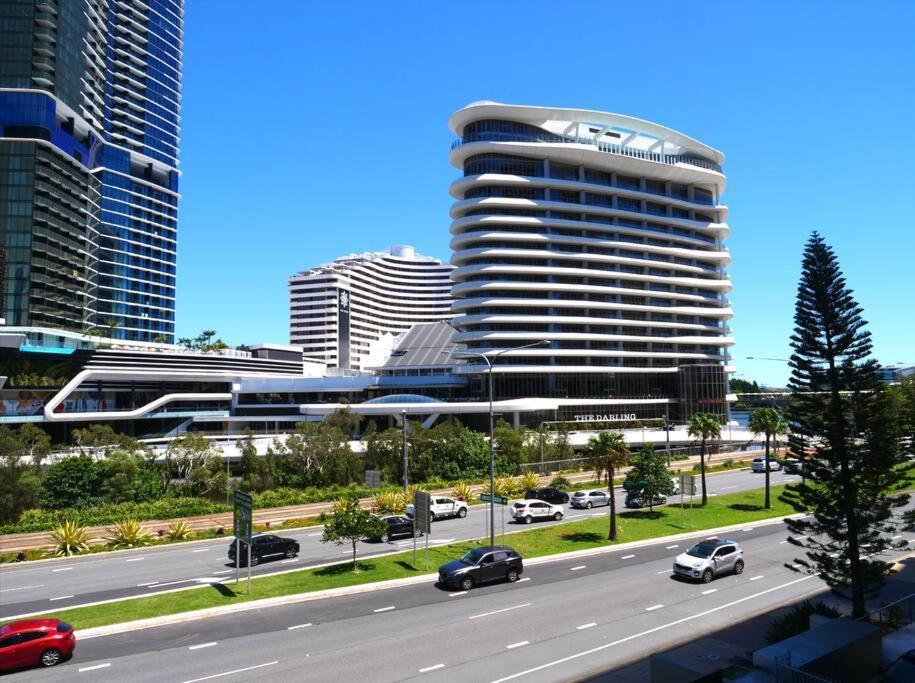Broadbeach Stunner Modern And Central Gold Coast Extérieur photo