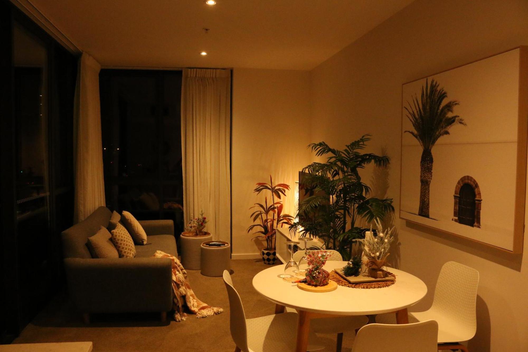 Broadbeach Stunner Modern And Central Gold Coast Extérieur photo